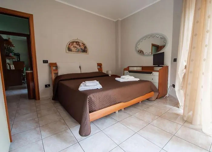 公寓 Rihome La Dimora Del Rione Serra *