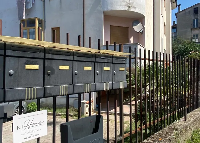 公寓 Rihome La Dimora Del Rione Serra *